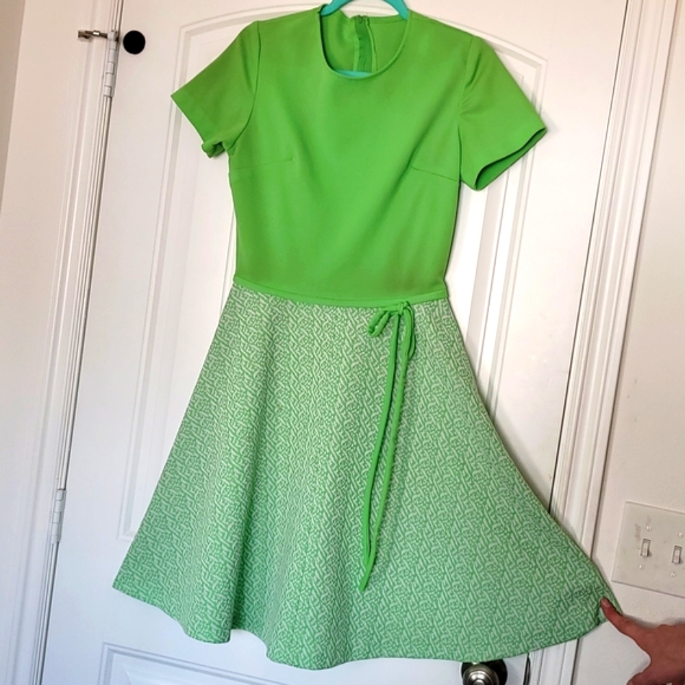 Vintage lime green dress - Picture 1 of 14